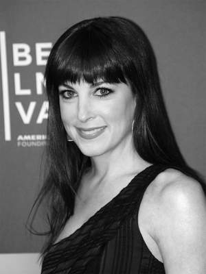 Lindsay Sloane